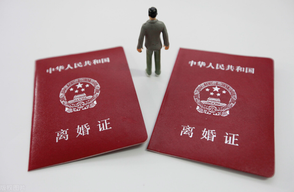 离婚冷静期还能住一起吗（离婚冷静期夫妻双方还可以生活在一起吗）