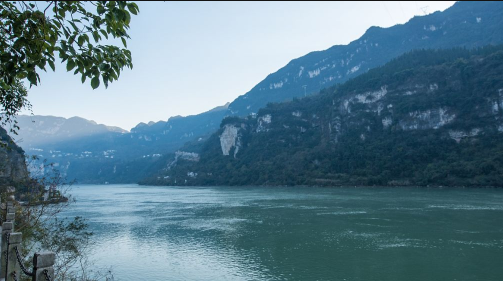 2024年成都市三月份气温大概多少（三月去成都出游穿什么）