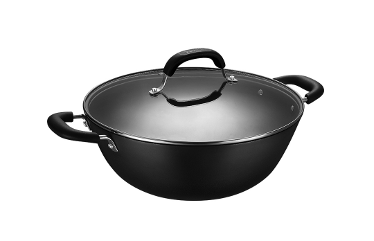 铁锅不用洗洁精洗用什么洗（铁锅不用洗洁精怎么去油）