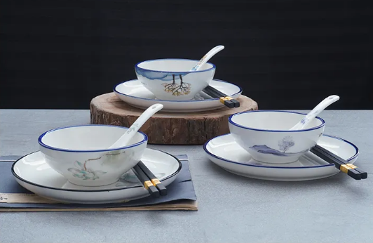 釉上彩光滑吗(釉上彩光滑还是粗糙) 釉上彩光滑吗(釉上彩光滑还是粗糙)