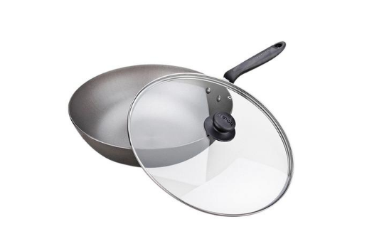 铁锅不开锅直接用对身体有害吗（铁锅不开锅直接用会怎么样）